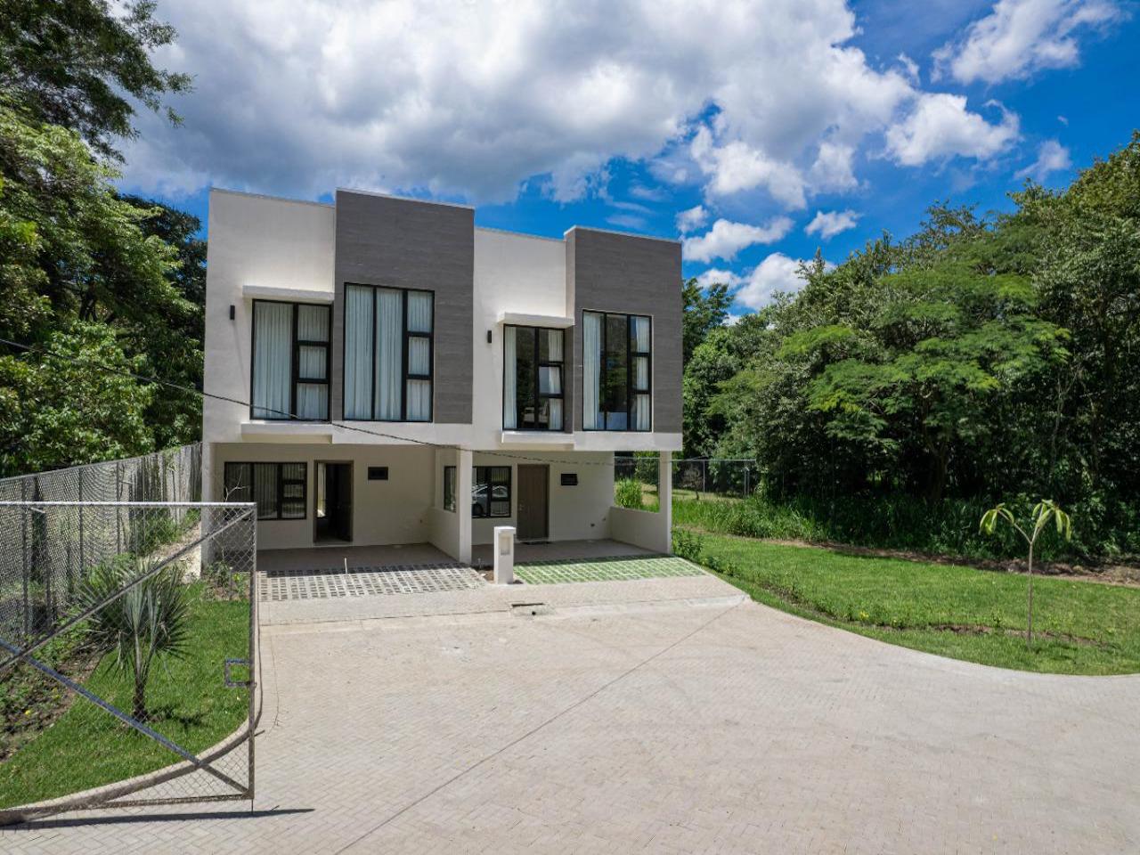 Pre-sale of Houses in Condominium - Santa Ana, San José, Pozos, Costa Rica