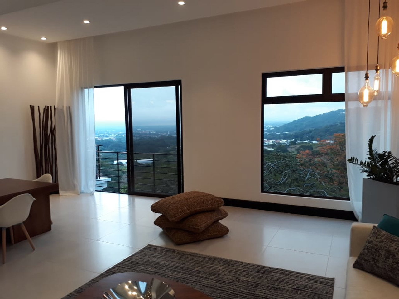 Sale of Apartments in the Alto Las Palomas in Santa Ana — photo 6 of 10