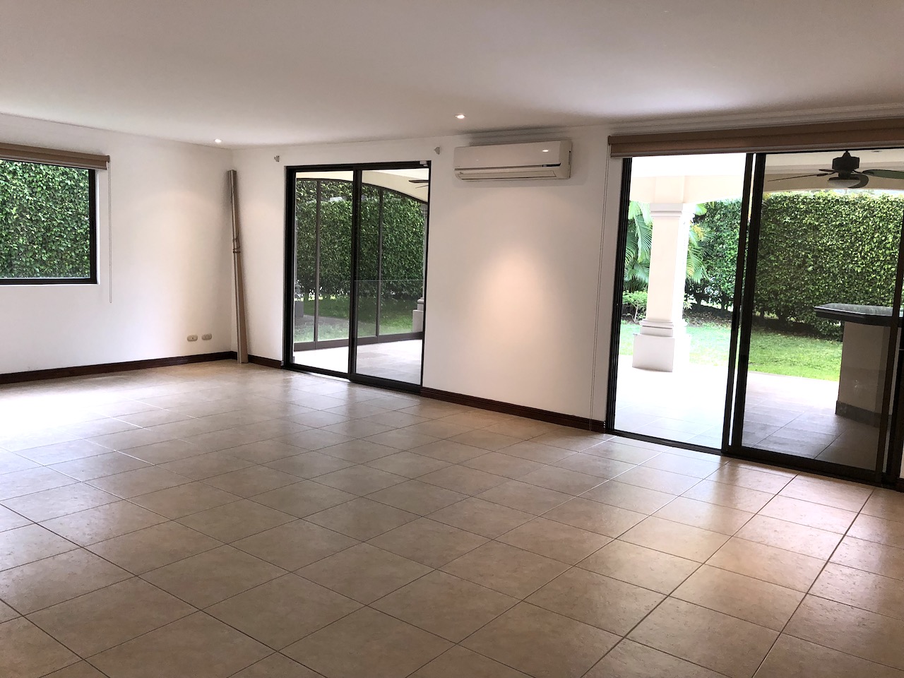Condominio Via Nova-house Rent and Sale — photo 2 of 10
