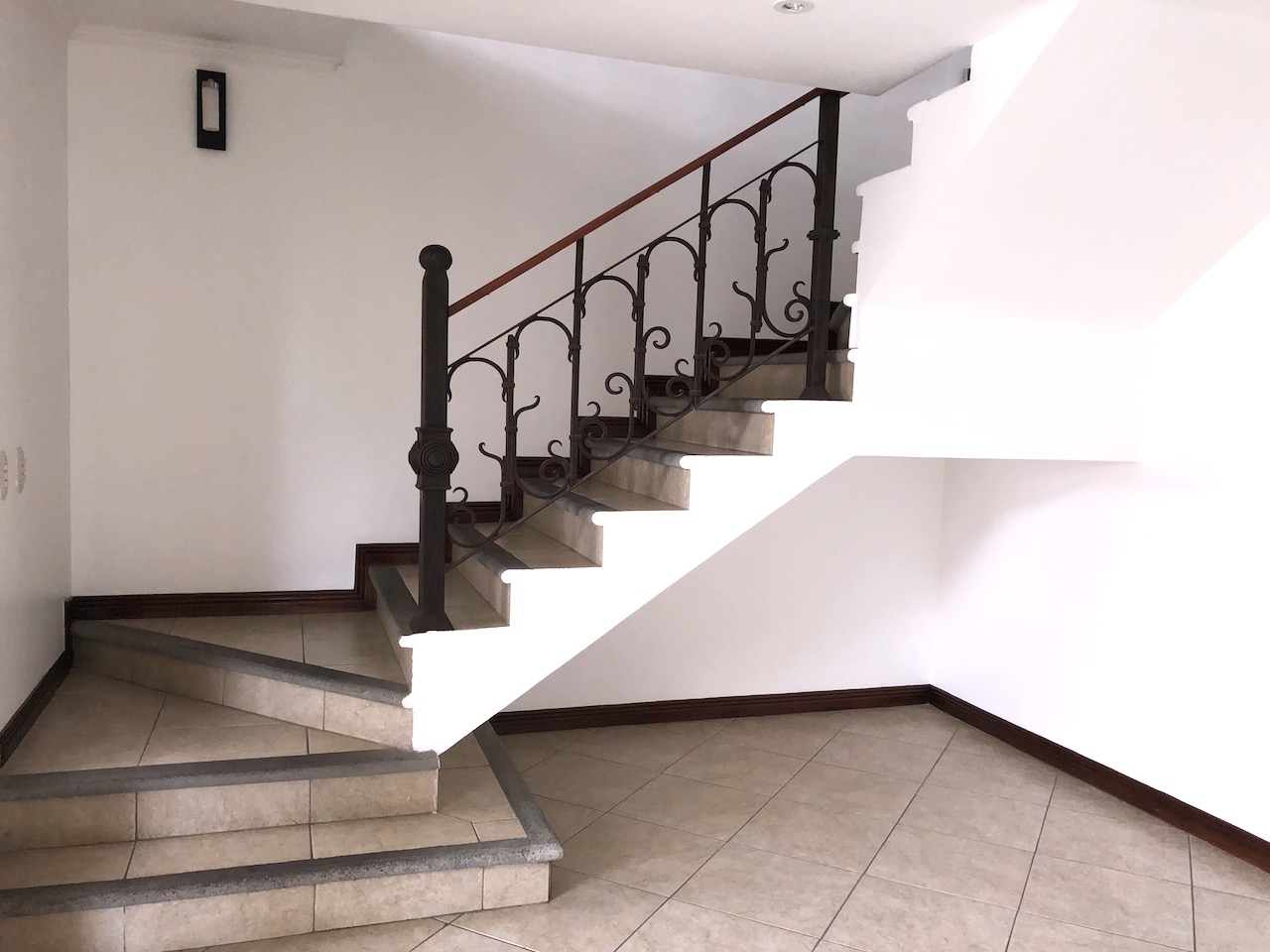 Condominio Via Nova-house Rent and Sale — photo 5 of 10