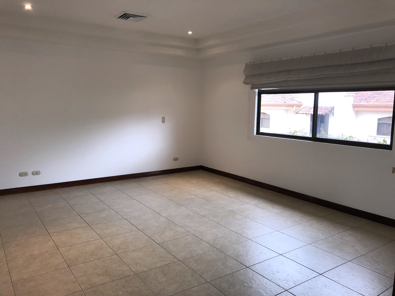 Condominio Via Nova-house Rent and Sale — photo 9 of 10