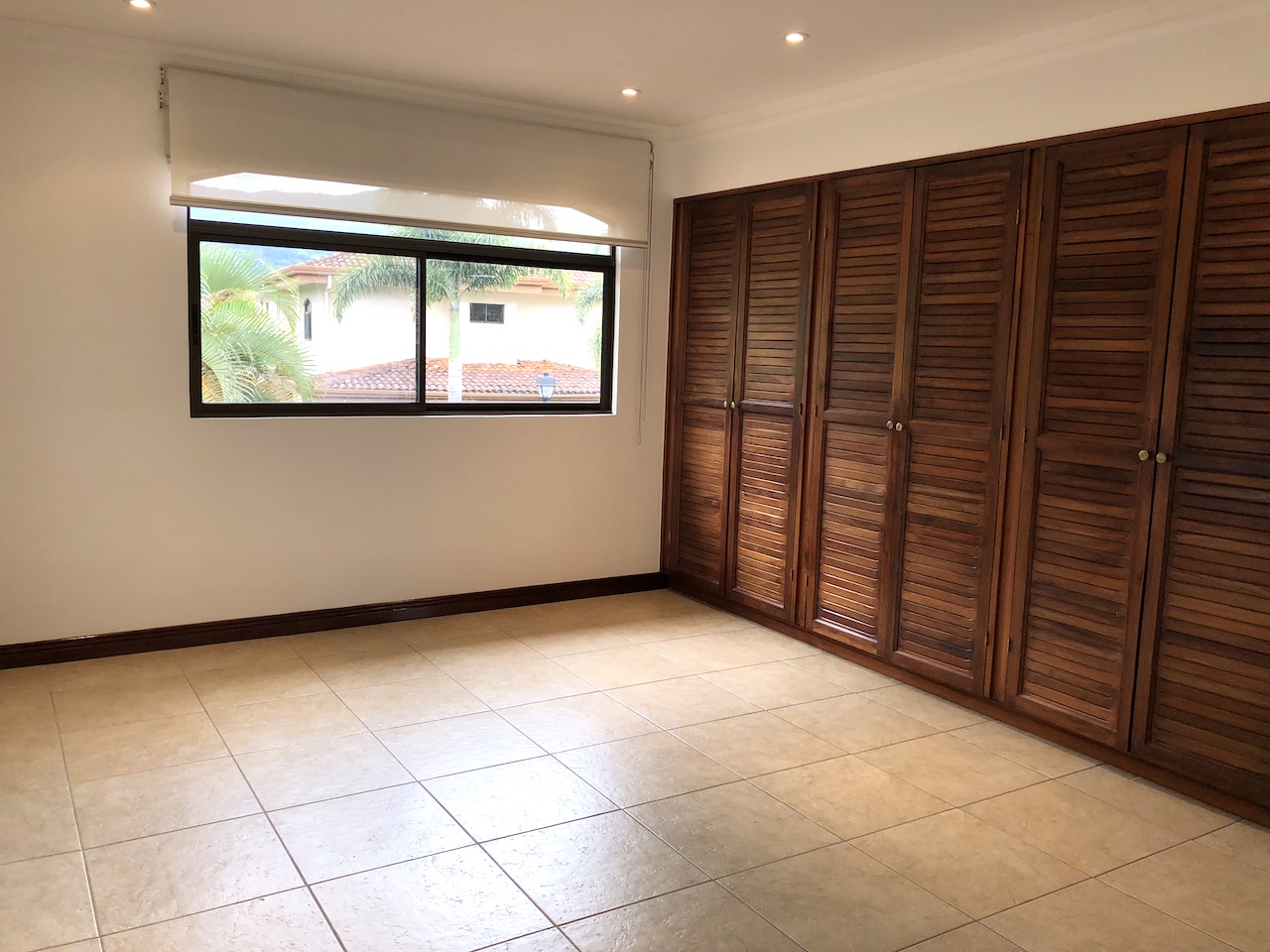 Condominio Via Nova-house Rent and Sale — photo 10 of 10