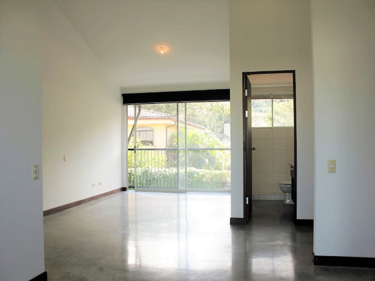 Sale of Loft for Investor-santa Ana — photo 8 of 10