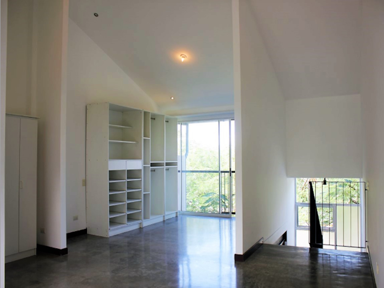 Sale of Loft for Investor-santa Ana — photo 9 of 10