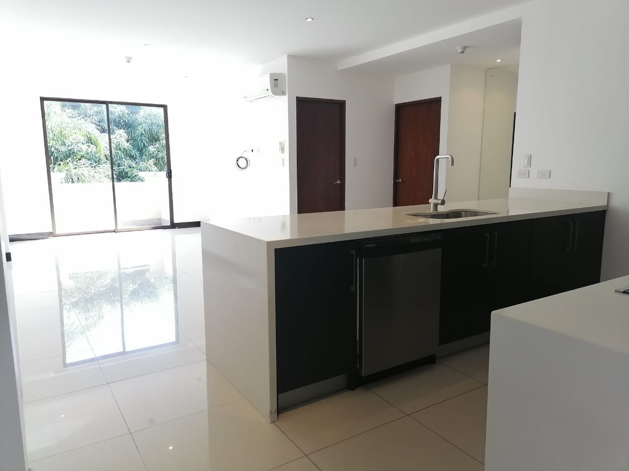 Apartment for Sale in Montesol Condominium for Investment — photo 2 of 8