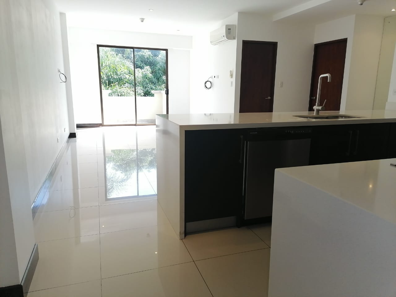 Apartment for Sale in Montesol Condominium for Investment — photo 3 of 8