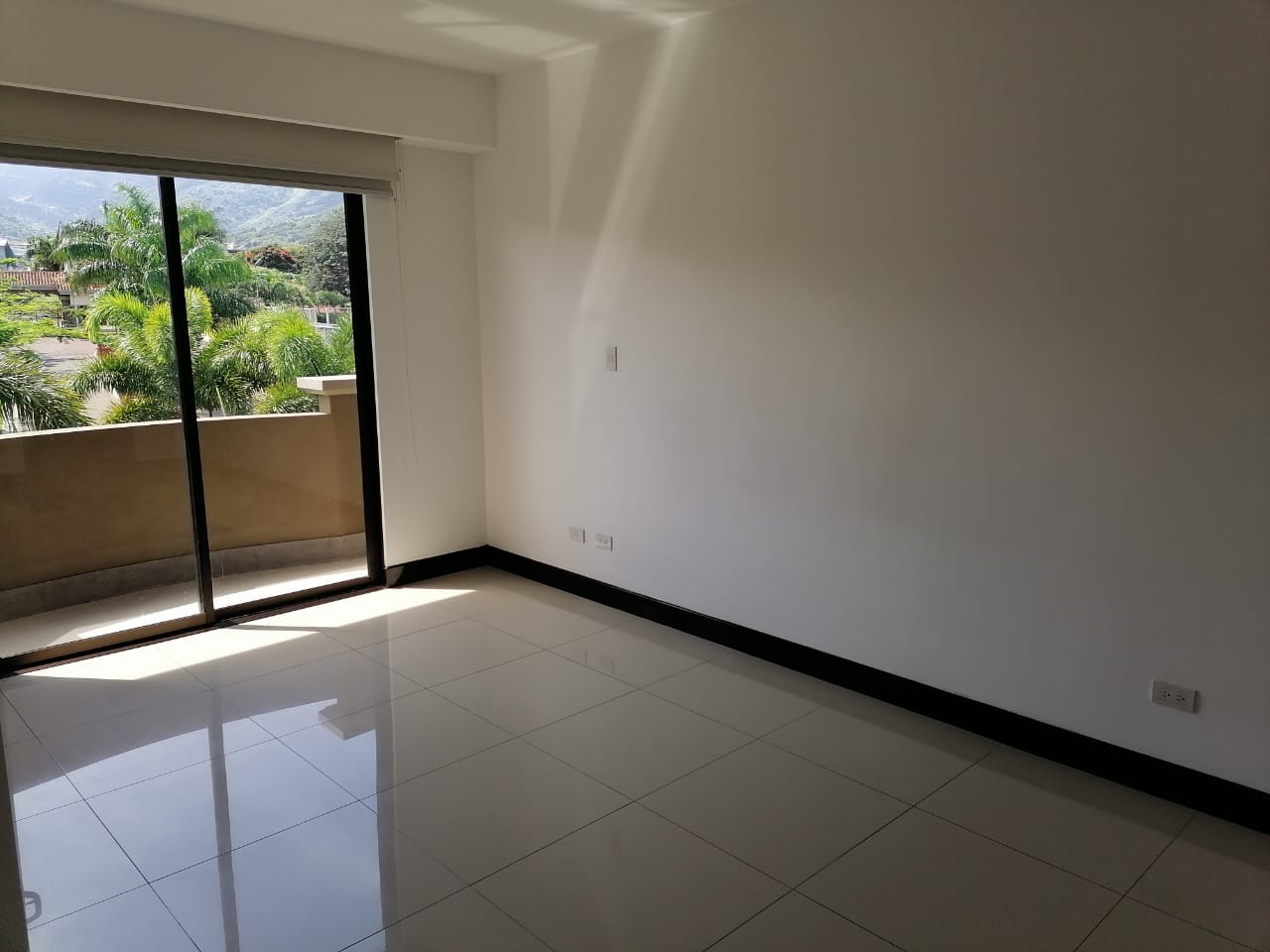 Apartment for Sale in Montesol Condominium for Investment — photo 5 of 8