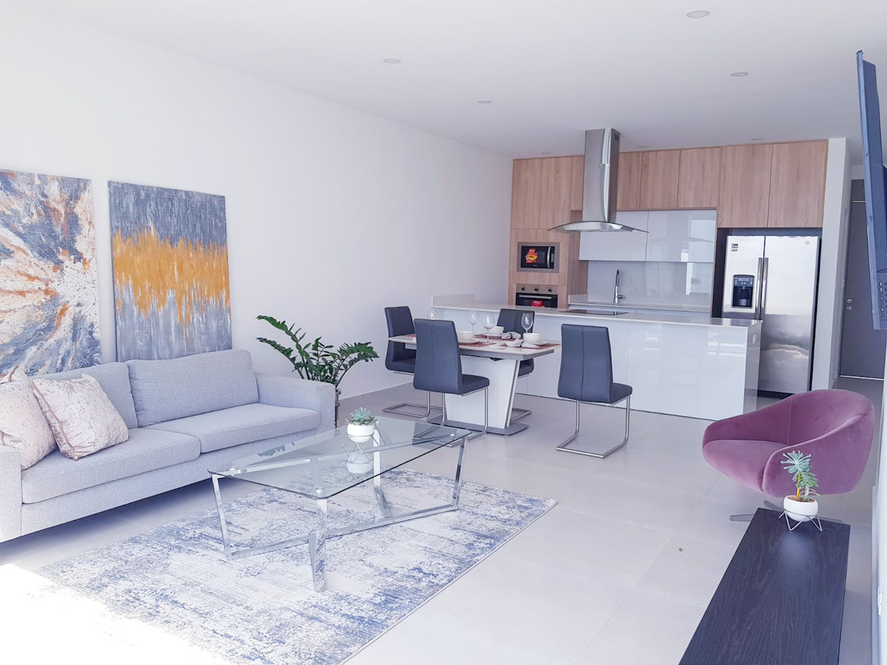 Sale of House for Investment in Condominium — photo 2 of 8