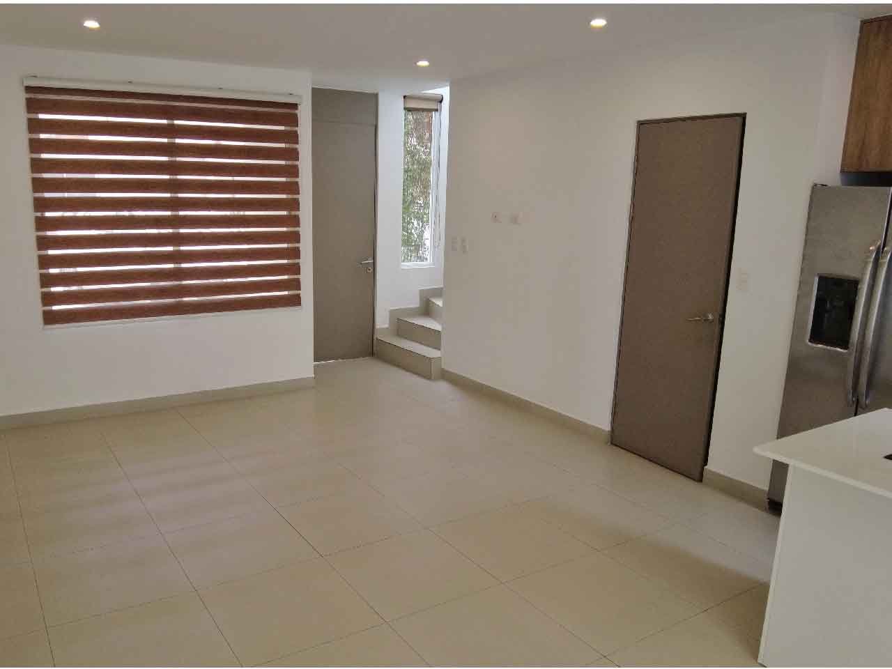 Sale Santa Ana Village / for Investment — photo 9 of 10