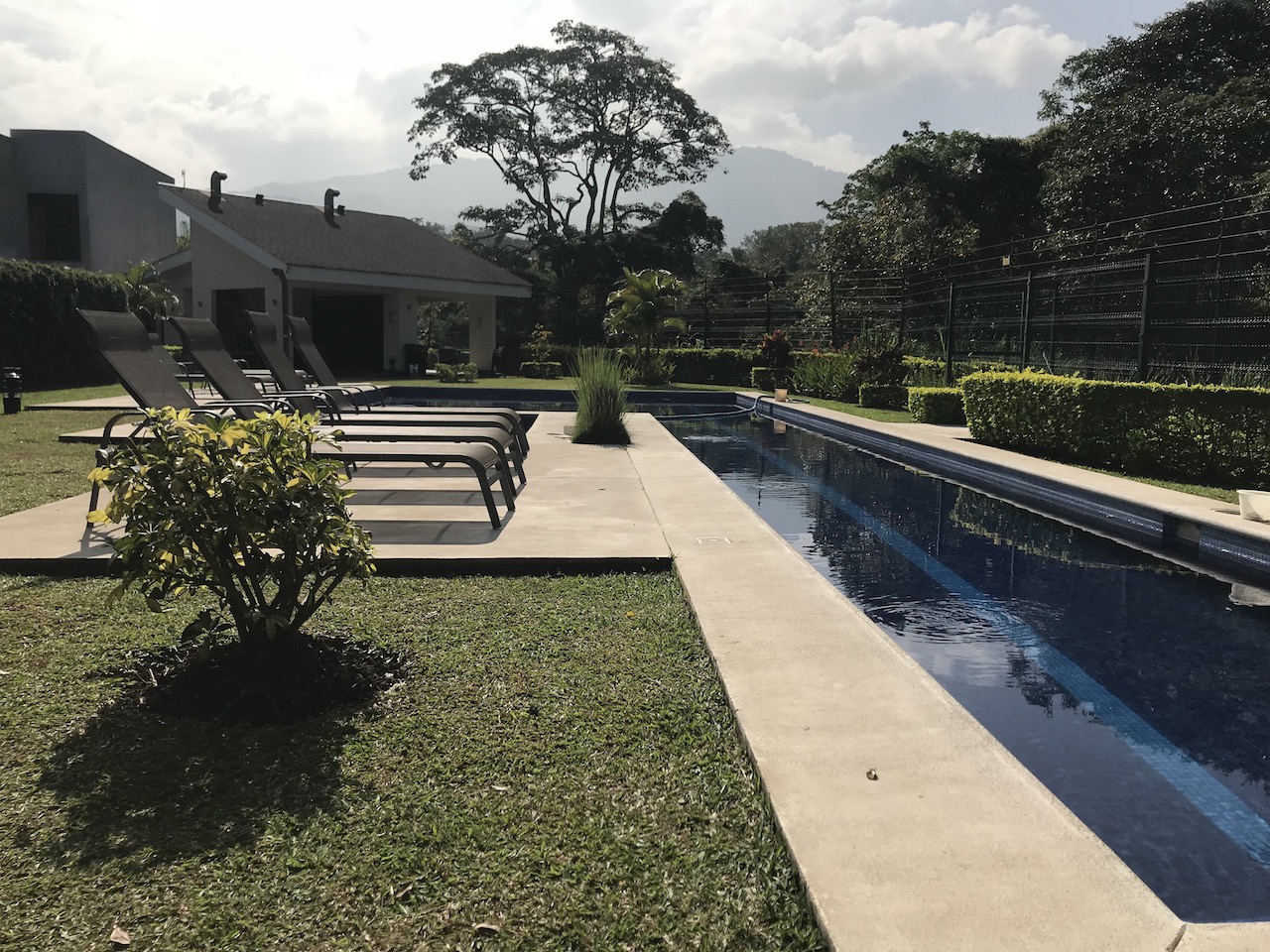 Modern House in Condominium - Pozos — photo 2 of 10