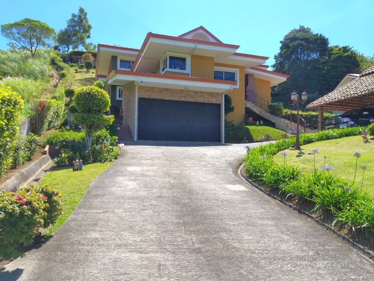 House for Sale in Urbanization Located in Platanares, Moravia, Moravia, Moravia, San José