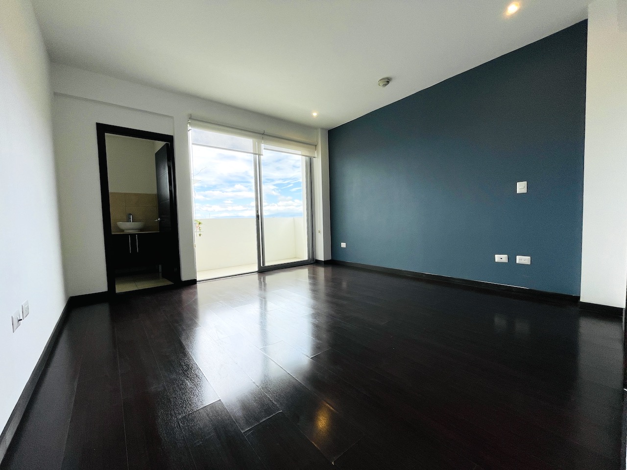 Condominium Apartments Venta — photo 7 of 10