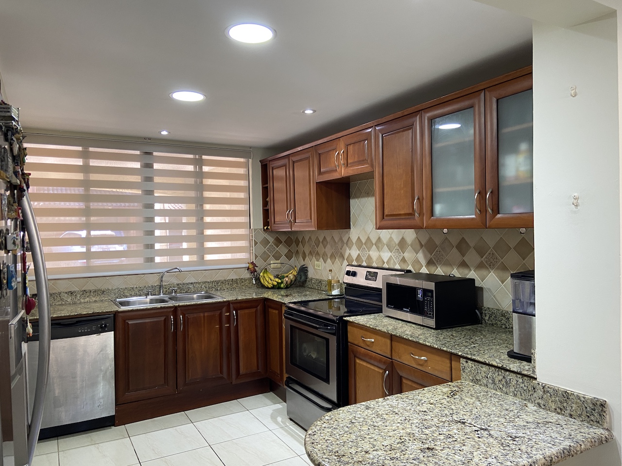 House for Sale in Condo in Santa Ana for Investment — photo 4 of 10