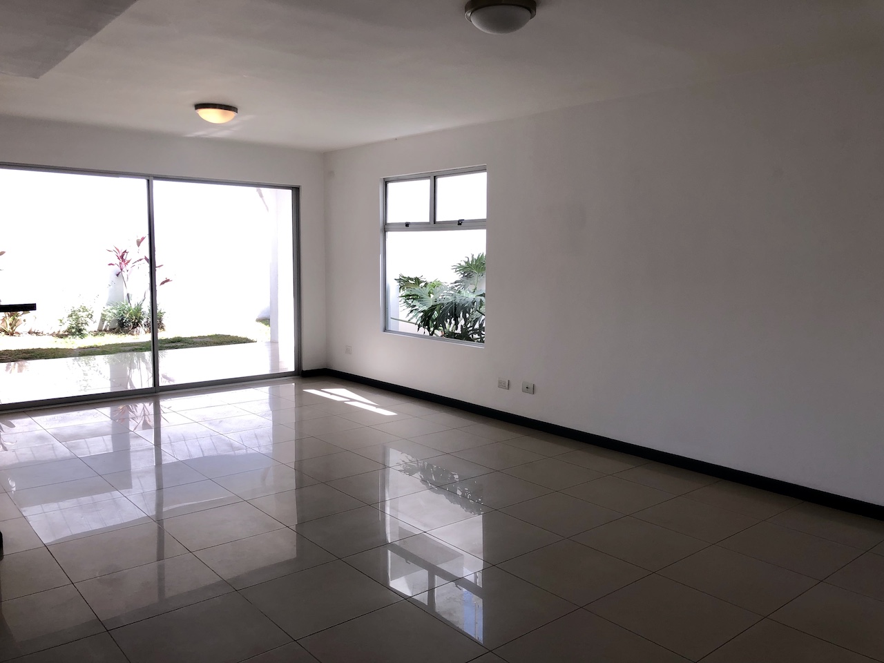Sale of House in Condominium in Brazil of Santa Ana, San José, Mora, Brasil de Mora, Costa Rica — foto 2 de 5