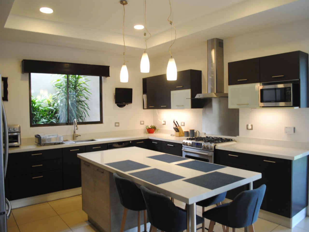 Sale of Large House in Condominium - Santo Domingo, Heredia, Santo Domingo, Costa Rica — photo 2 of 5