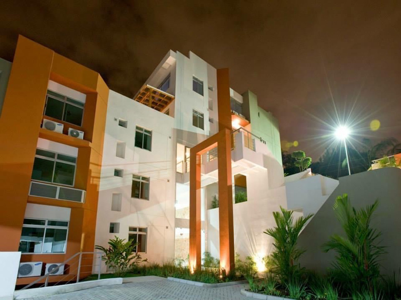 Sale of Furnished Apartment in Condo-guachipelin, Escazu — photo 9 of 9