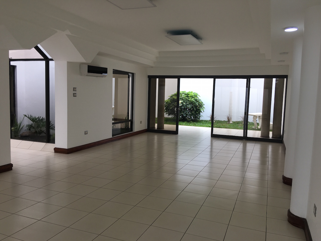 Sale of Office House for Investor-nunciatura — foto 2 de 10